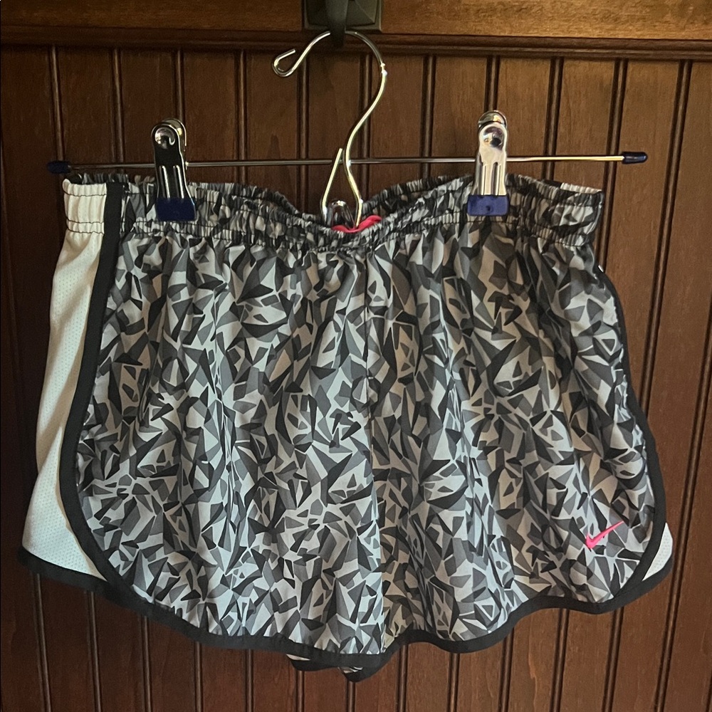 Nike Girls Gray Geometric Print Running Shorts with Pink Swoosh Youth Large